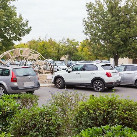 Studio Vaucluse Clovis LʼIsle-sur-la-Sorgue المظهر الخارجي الصورة
