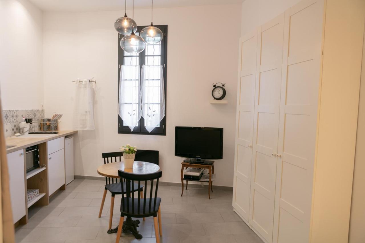Studio Vaucluse Clovis LʼIsle-sur-la-Sorgue المظهر الخارجي الصورة