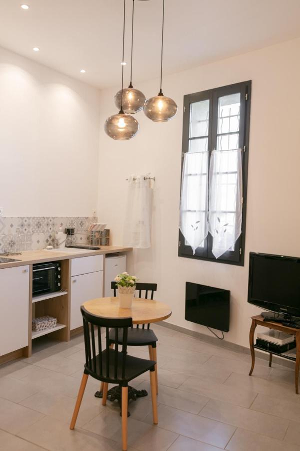 Studio Vaucluse Clovis LʼIsle-sur-la-Sorgue المظهر الخارجي الصورة